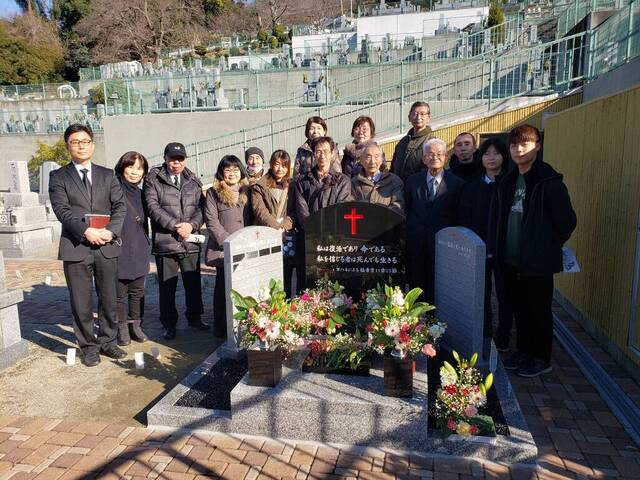 山本教会墓地ー納骨式の写真